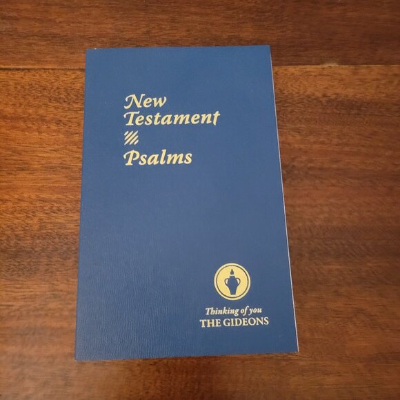 THE GIDEONS NEW TESTAMENT WITH PSALMS PAPERBACK BIBLE - Picture 1 of 7